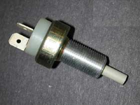 BRAKE LIGHT SWITCH 924 / 928 / 944 ALL / 968 - 477945515